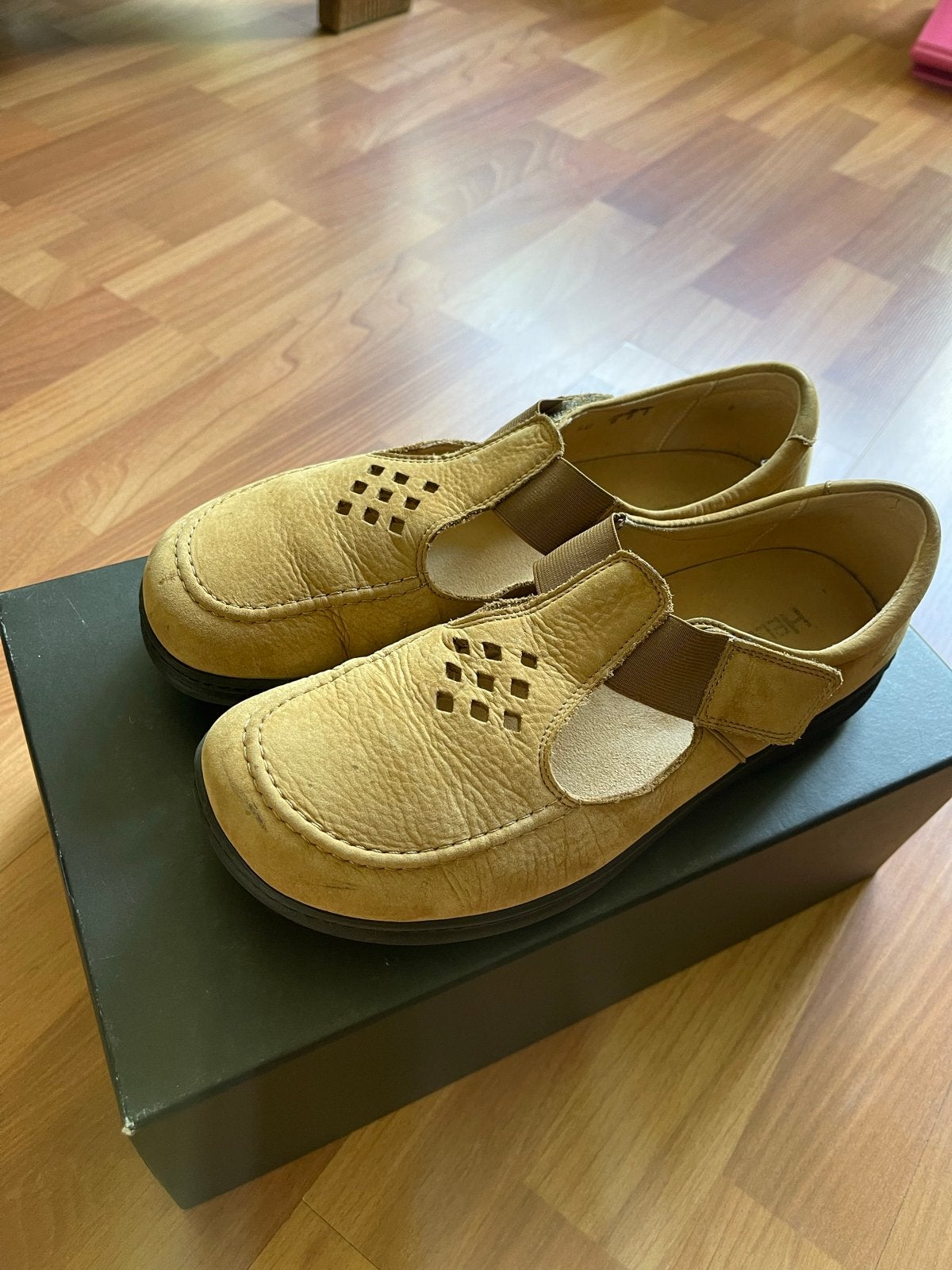 Helvesko comfortabele instappers maat 40, Kleding | Dames, Schoenen, Ophalen of Verzenden, Gedragen, Bruin, Instappers
