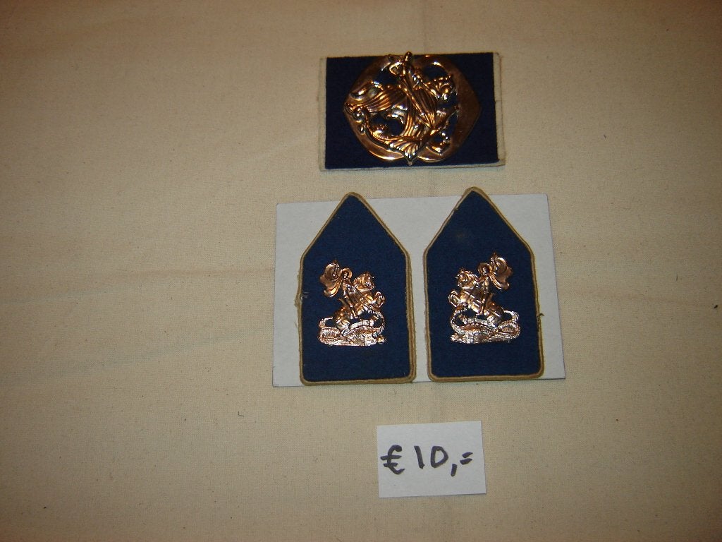 BARET EMBLEEM  CAVALERIE, Ophalen of Verzenden, Landmacht, Nederland, Embleem of Badge