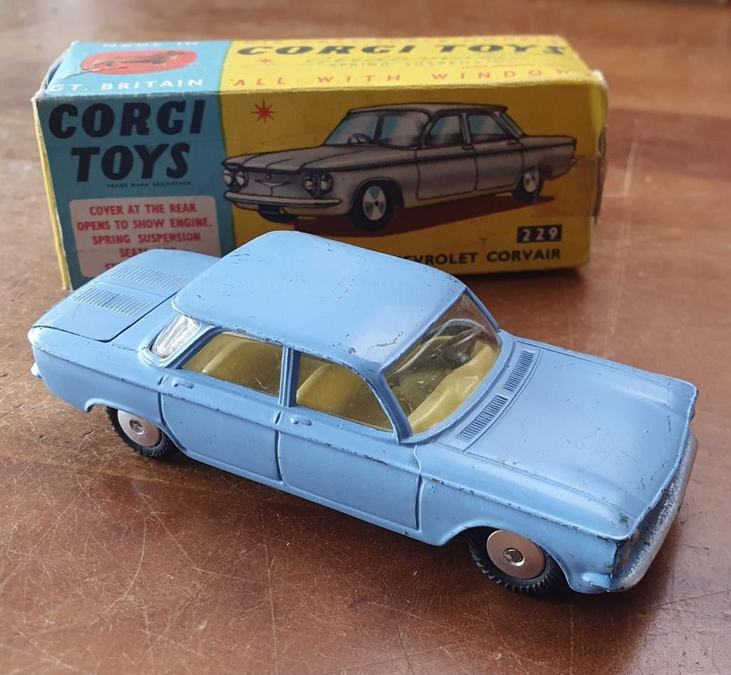 Corgi Toys Chevrolet Corvair #229 Jaren 60. Netjes + Doosje!, Hobby en Vrije tijd, Modelauto's | 1:43, Ophalen of Verzenden, Gebruikt