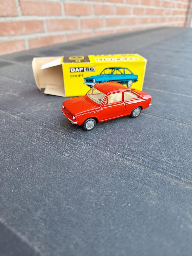 DAF 66 Coupé Variomatic Lion Car Holland 1:50 met doosje, Hobby en Vrije tijd, Modelauto's | 1:50, Ophalen of Verzenden, Zo goed als nieuw