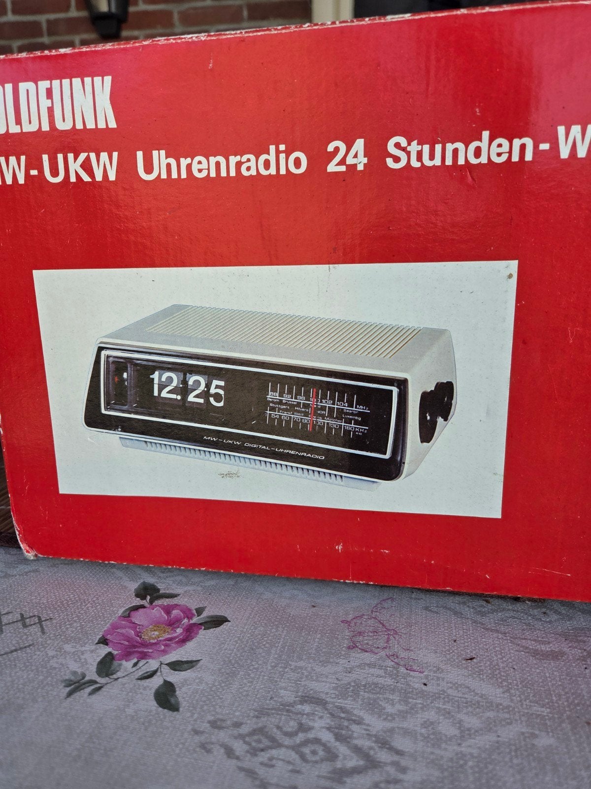 Vintage Goldfunk Klokradio - MW-UKW Uhrenradio 24 St., Ophalen, Nieuw, Radio
