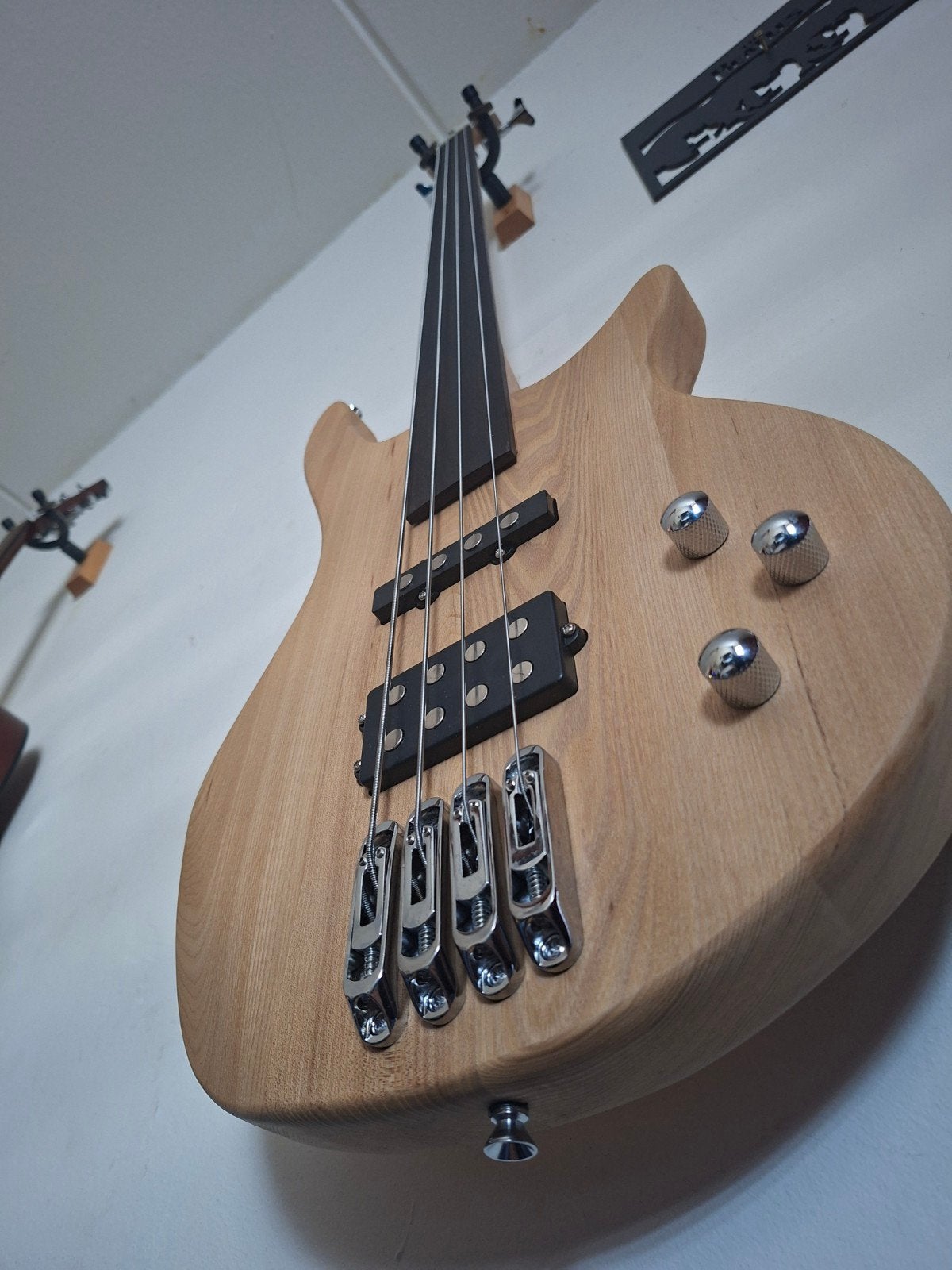 Stagg fretloze basgitaar, Muziek en Instrumenten, Snaarinstrumenten | Gitaren | Bas, Ophalen of Verzenden, Zo goed als nieuw, Elektrisch