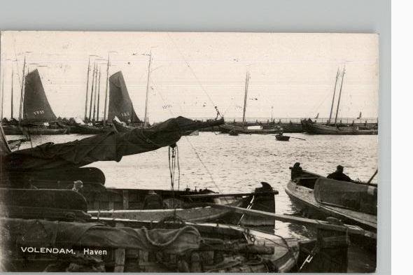 Volendam Haven met o.a. VD118 , VD 3, HEMO fotokaart st 1951, Verzenden, 1920 tot 1940, Gelopen, Noord-Holland