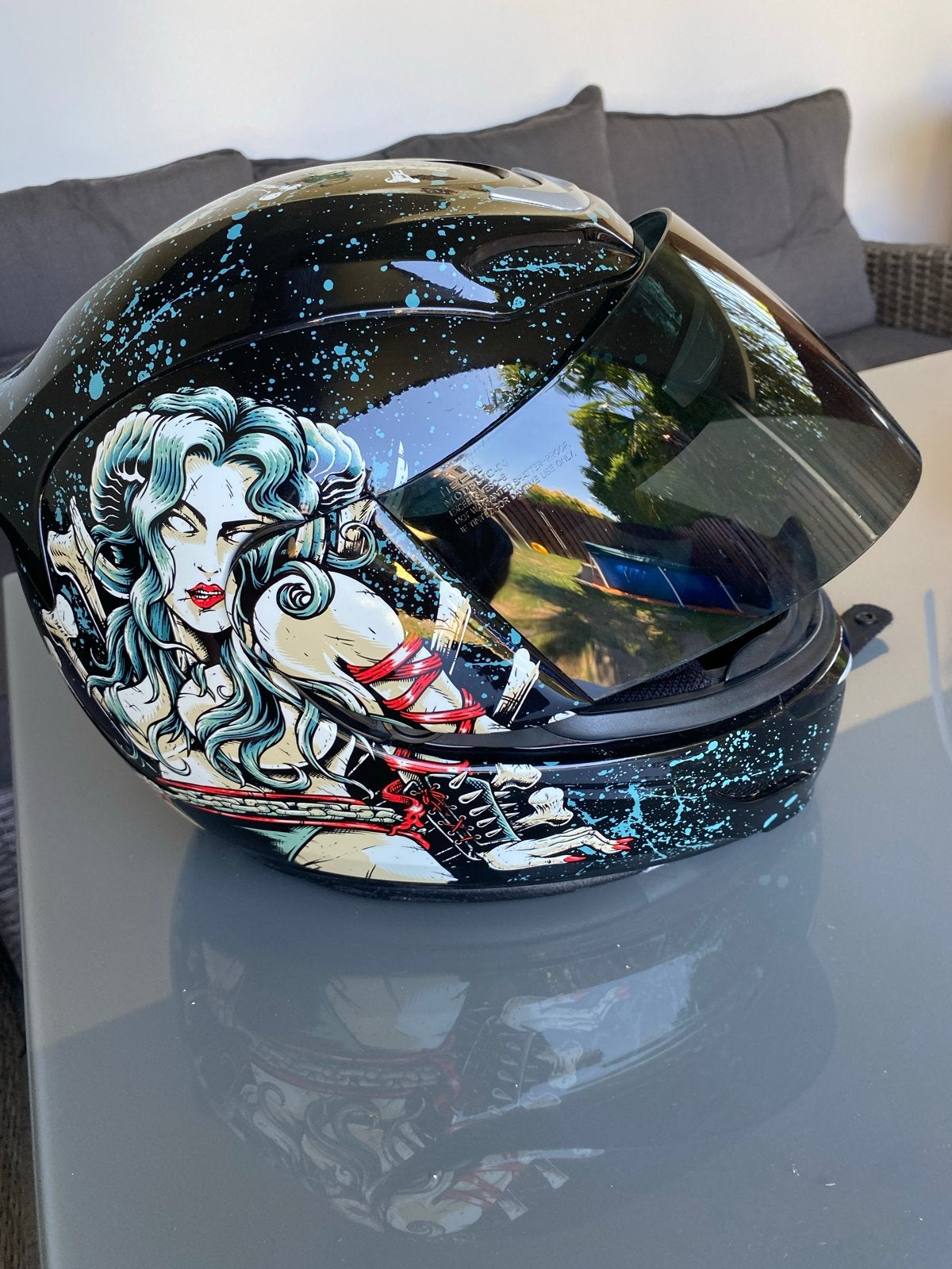 Gebruikte Icon Integraalhelm Maat M met uniek design, Motoren, M, Heren, Integraalhelm, Tweedehands