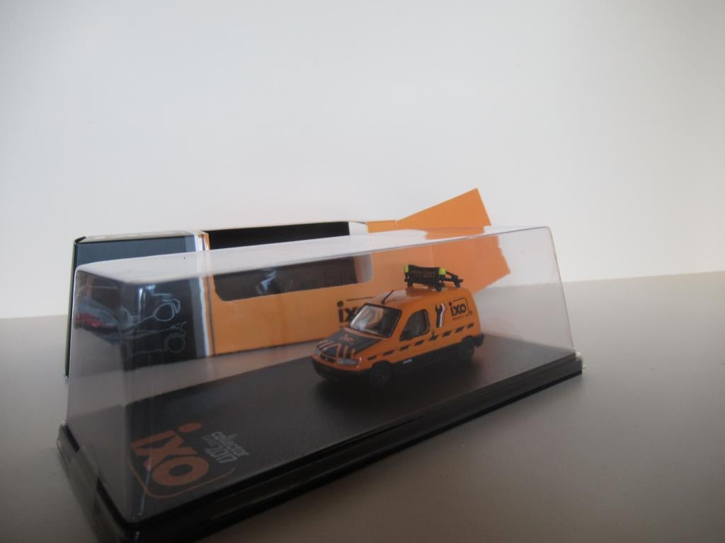 Ixo collector 2017 / Citroën Berlingo / 1:72 / Mint in box, Ophalen of Verzenden, Nieuw, Auto