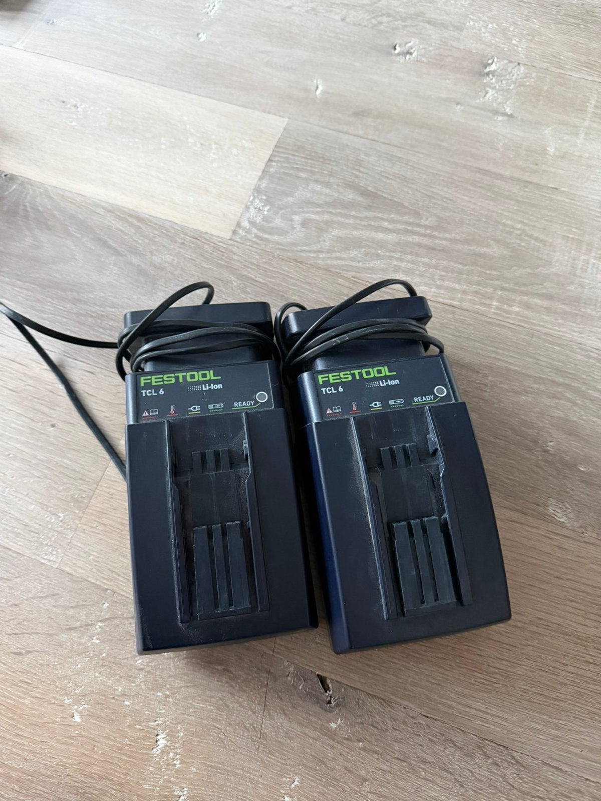 2 festool accu laders, Ophalen, Zo goed als nieuw