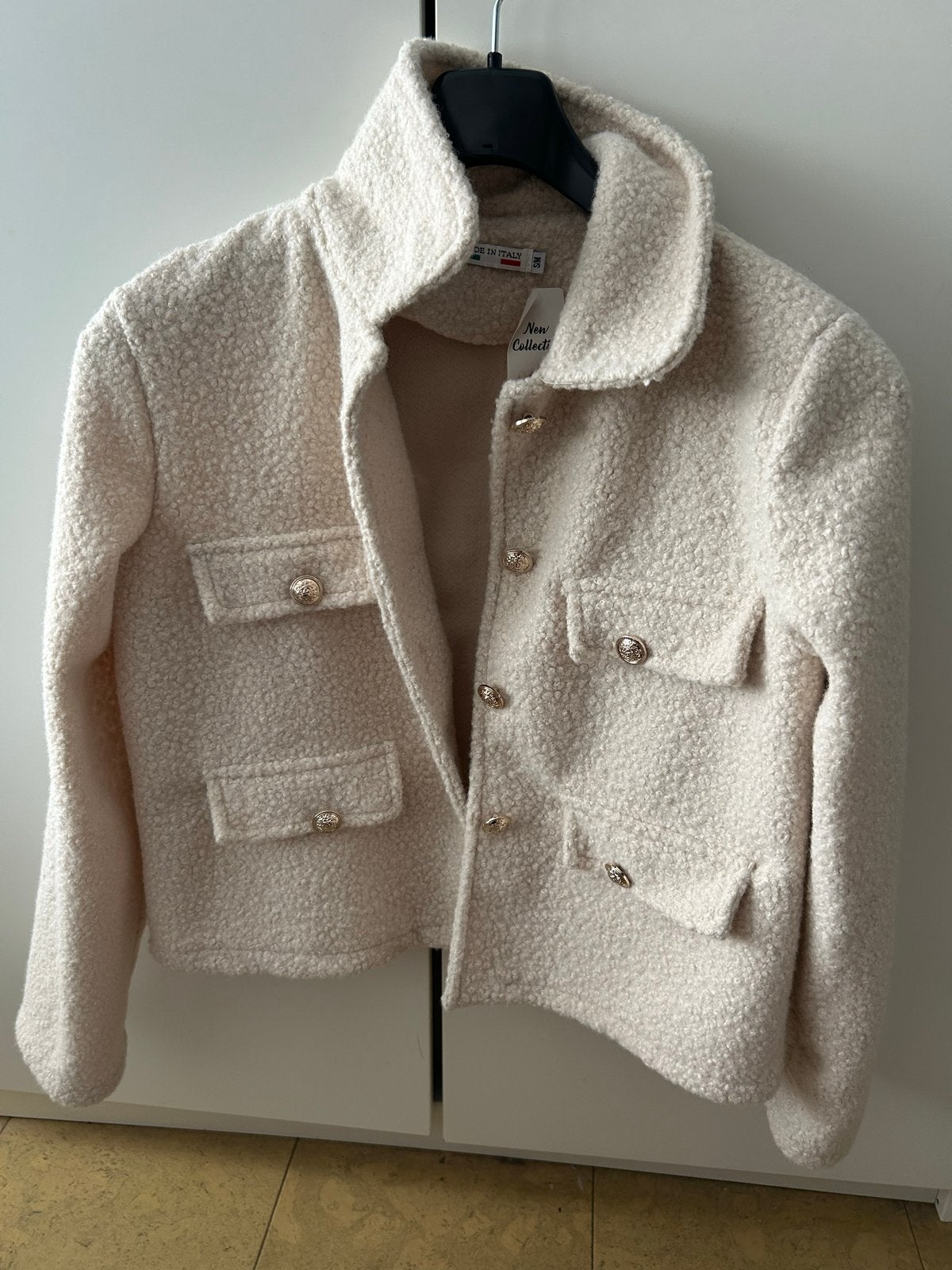 Nieuw beige/crème jasje S/M met prijskaartjes, Kleding | Dames, Jumpsuits, Ophalen of Verzenden, Nieuw, Maat 36 (S), Beige