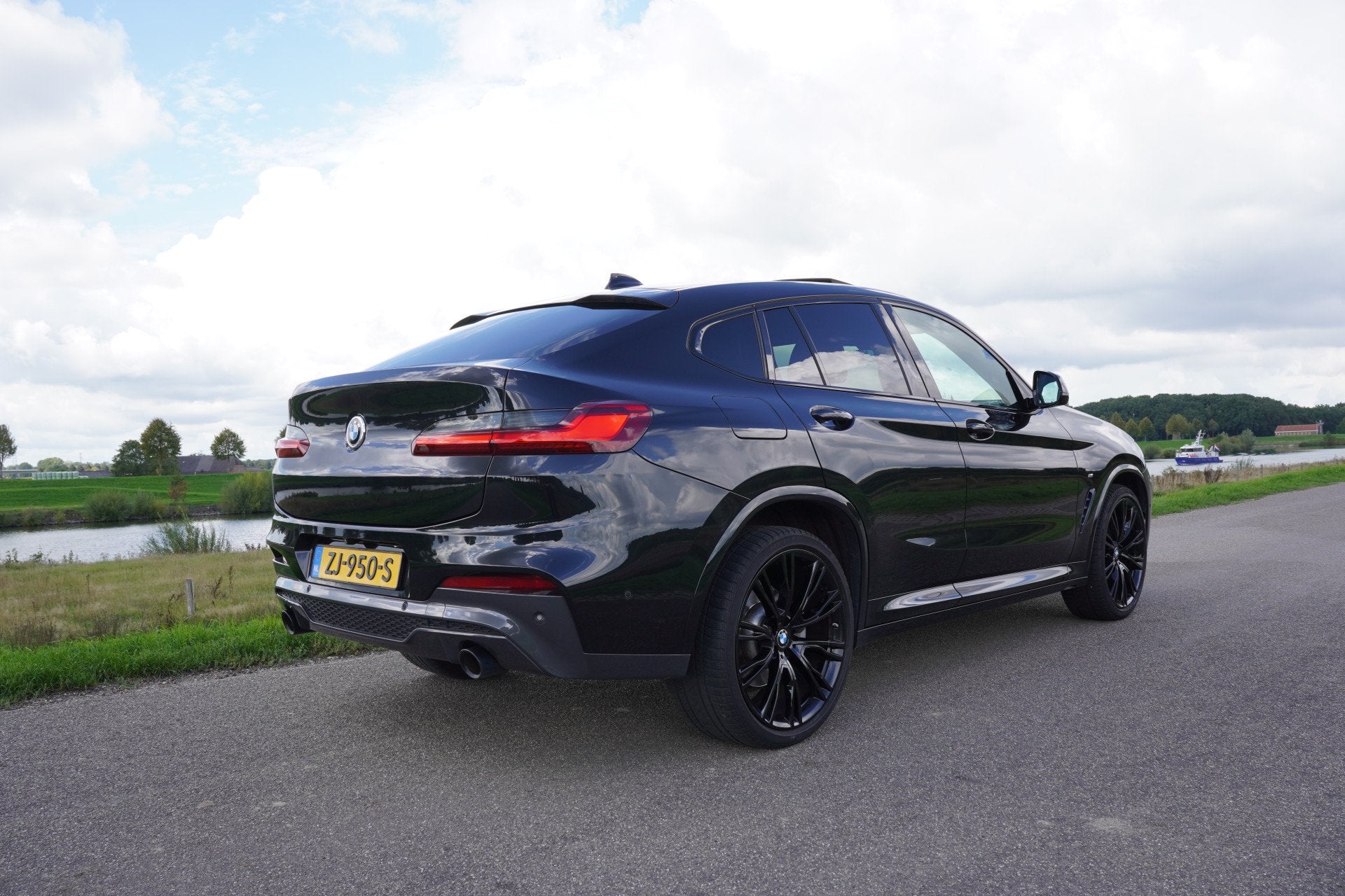 BMW X4 xDrive20i High Executive M-Sport / Panoramadak / Stuu, Auto's, Automaat, Gebruikt, 4 cilinders, 2000 kg