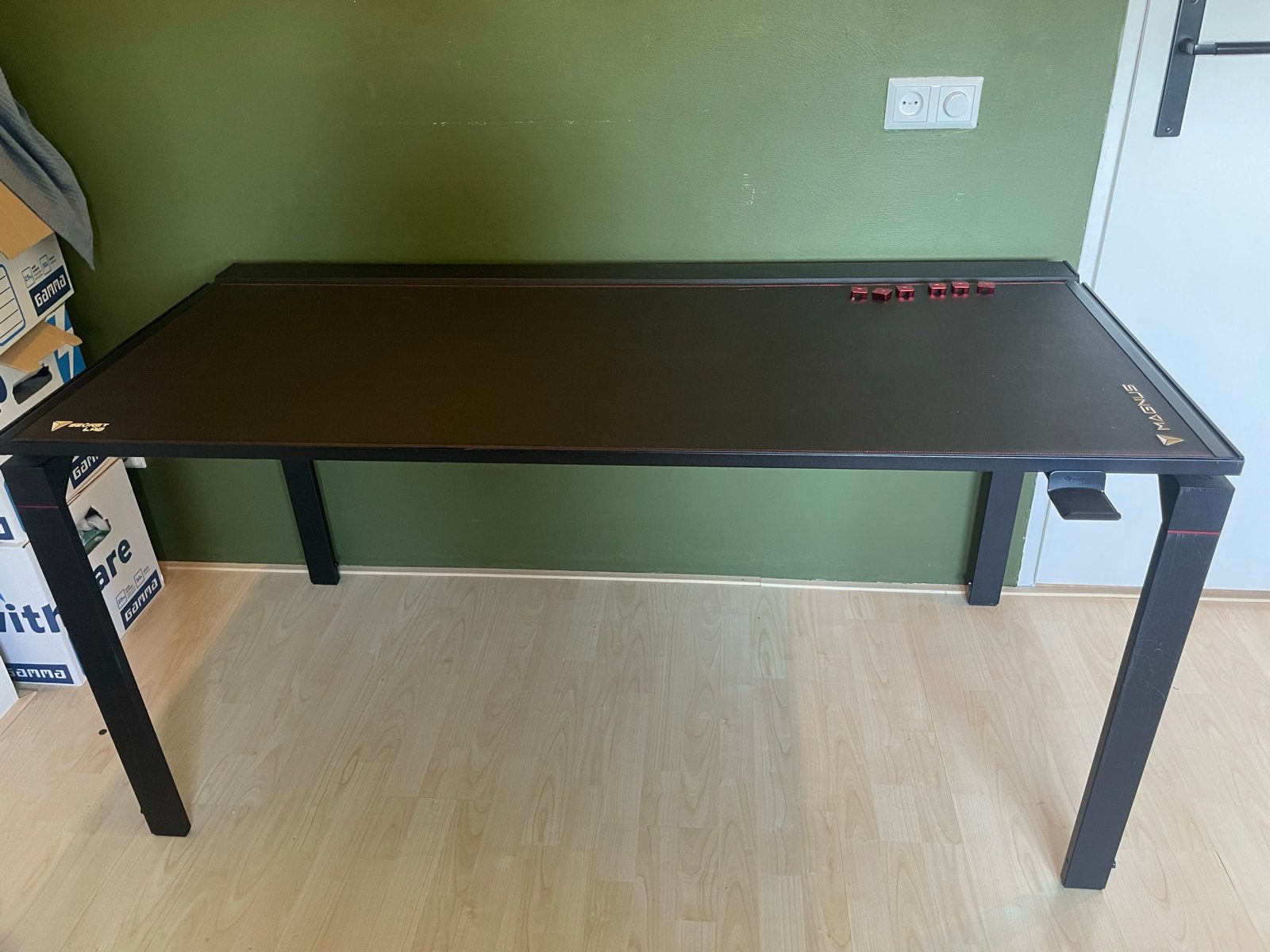 Secretlab MAGNUS metalen bureau met magnetisch ecosysteem, Ophalen, Zwart, Metaal, Kabelgoot