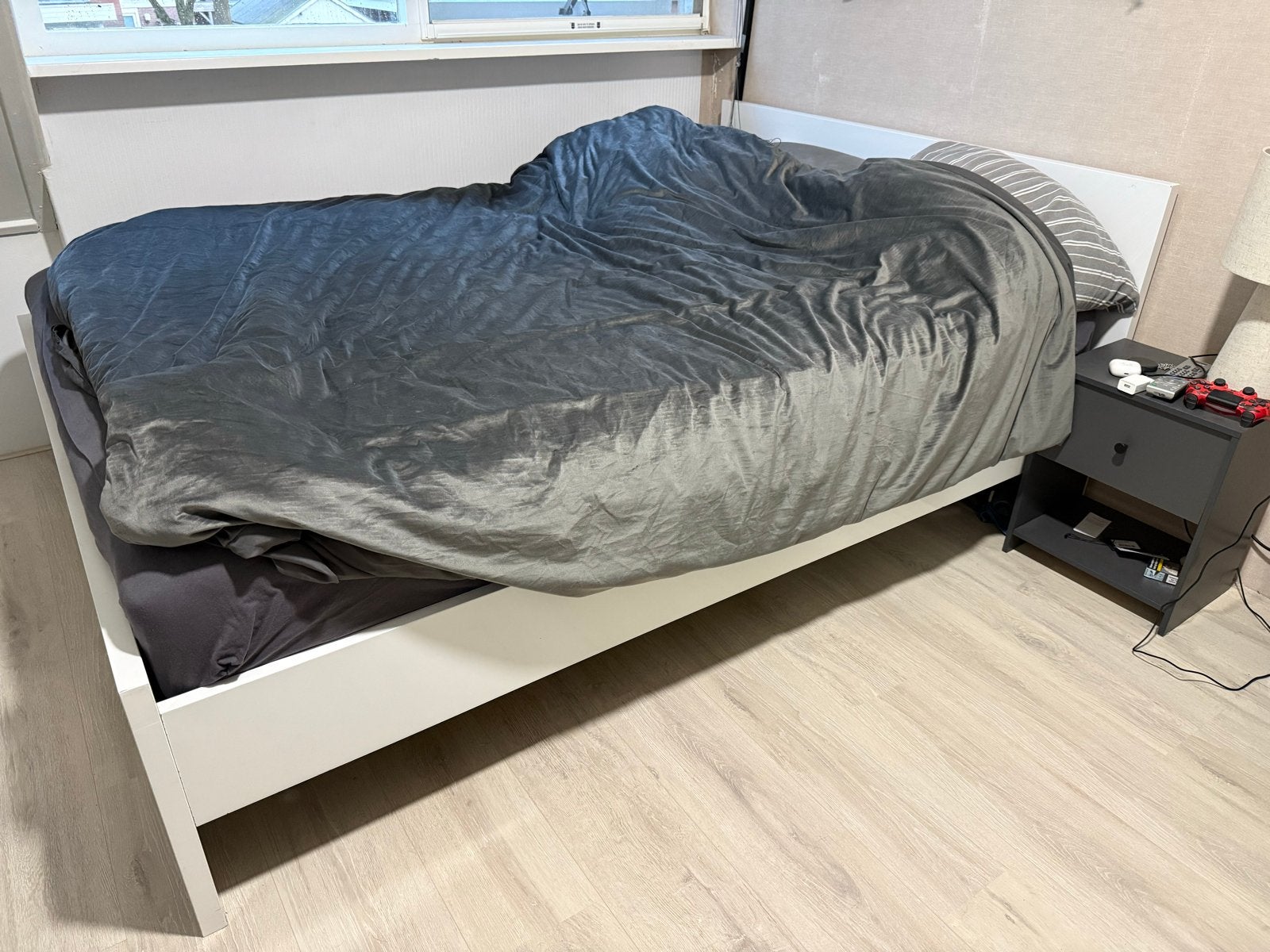 IKEA VALEVÅG Tweepersoonsbed met matras en matrasbeschermer, Ophalen, Wit, Tweepersoons, 140 cm