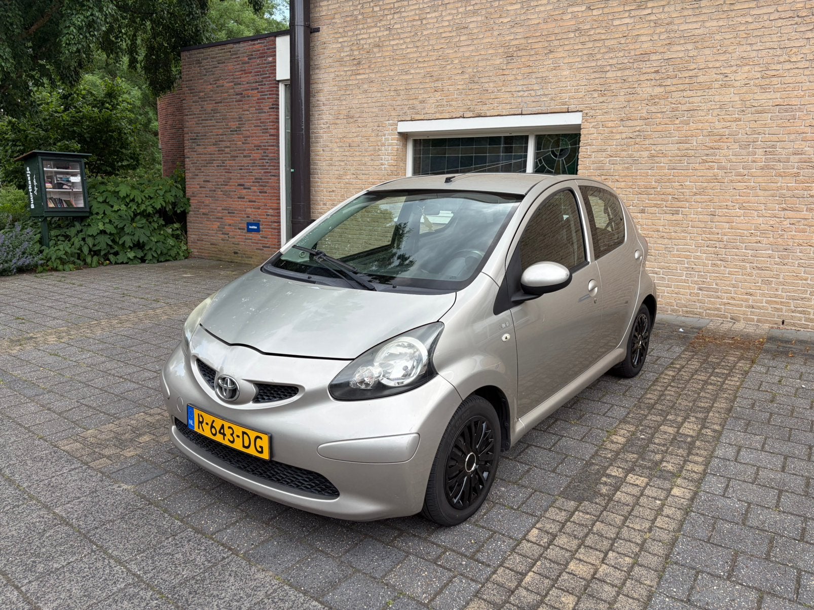 Toyota Aygo 1.0 12V Vvt-i 5DRS 2008 Grijs AIRCO NEW APK, Auto's, Toyota, Voorwielaandrijving, 4 stoelen, 68 pk, Bedrijf