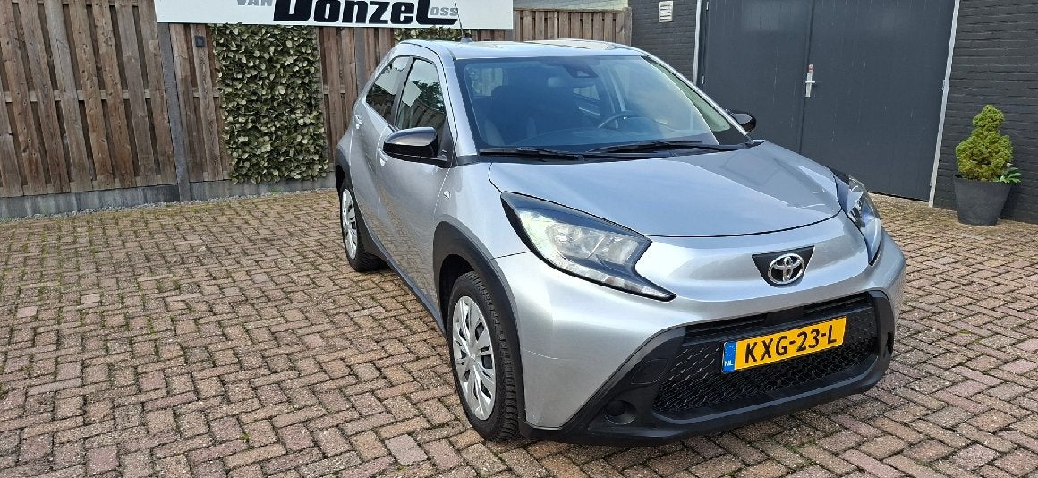 Toyota Aygo X 1.0 VVT-i S-CVT Play + AUTOMAAT Appel-carplay, Dealer onderhouden, Stof, Gebruikt, Euro 6