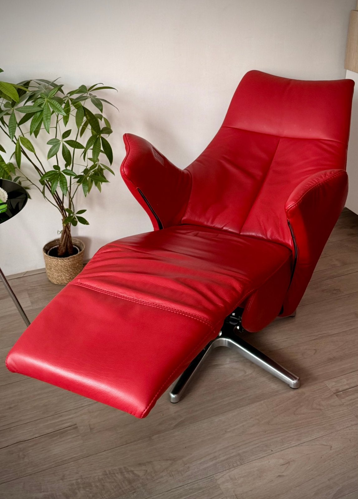 Relaxfauteuil twice twice staat in Mijdrecht, Ophalen, Zo goed als nieuw, Leer, 50 tot 75 cm