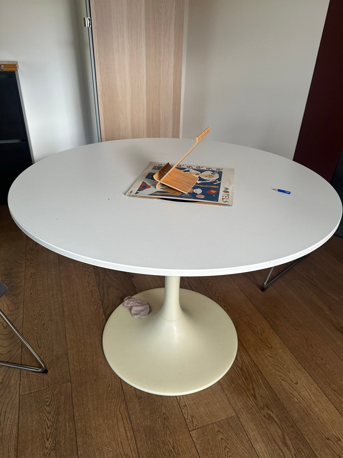 Witte ronde Ikea eettafel met trompetvoet, Ophalen, Kunststof, Gebruikt, Rond