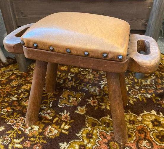 Vintage houten melkkrukje met leren zitting, Ophalen, Gebruikt, Hout