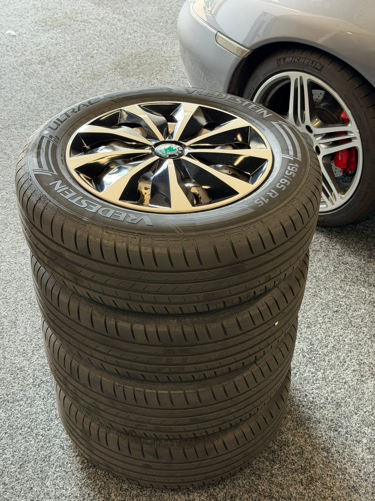 Vredestein Ultrac 195/65 R15 zomerbanden op stalen velgen, Ophalen, 15 inch, Band(en), Personenwagen