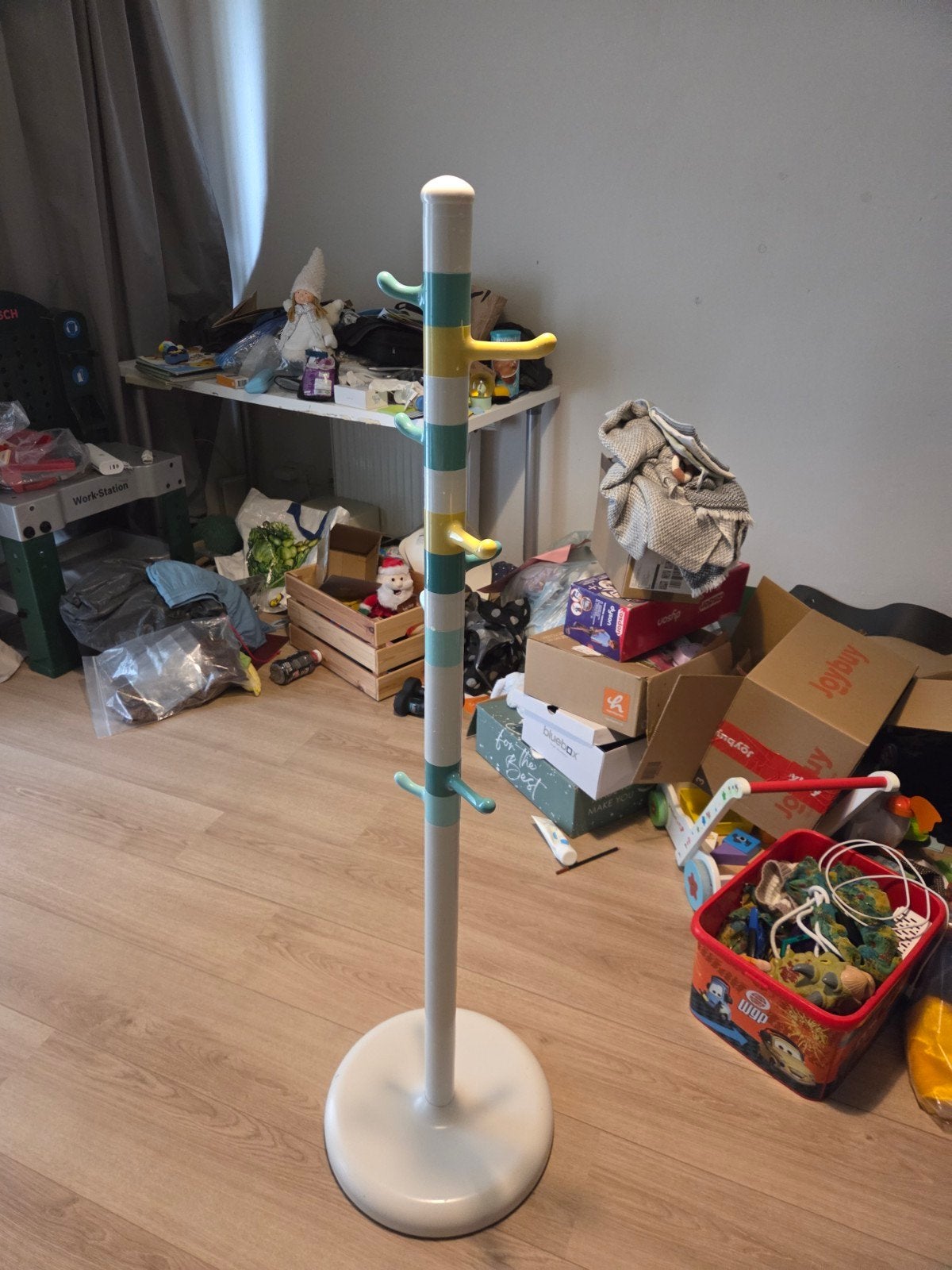 IKEA KROKIG children's clothes stand, Huis en Inrichting, Woonaccessoires | Kapstokken, Ophalen, Minder dan 100 cm