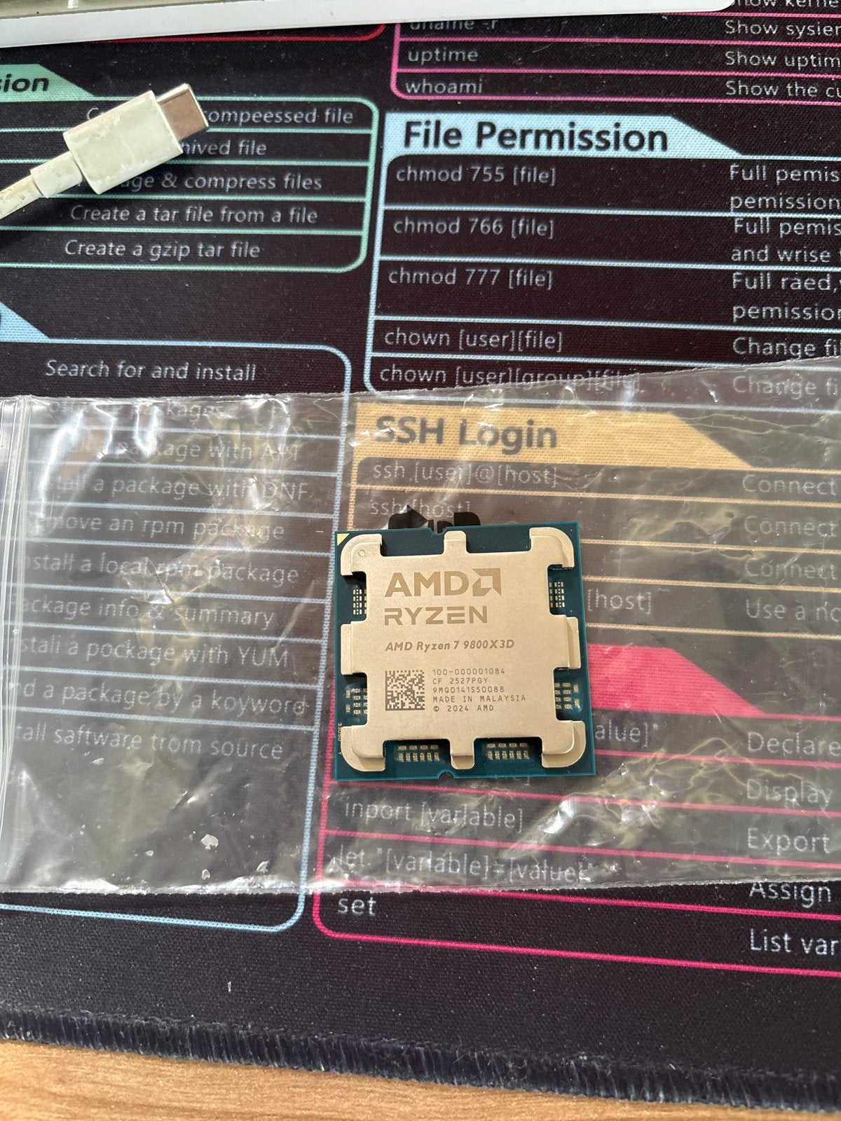 AMD Ryzen 7 9800X3D Processor - Nieuwstaat, Computers en Software, Processors, Ophalen of Verzenden, Zo goed als nieuw, 8-core