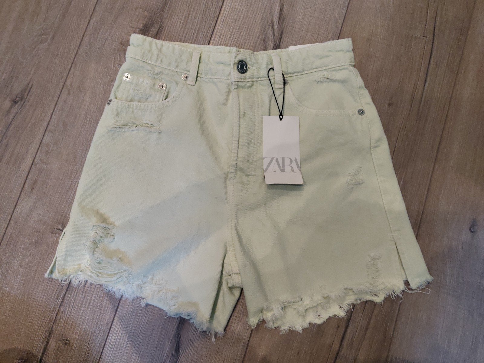 Nieuwe Zara denim shorts in mintgroen, maat 36, Kleding | Dames, Kort, Zara, Nieuw, Ophalen of Verzenden