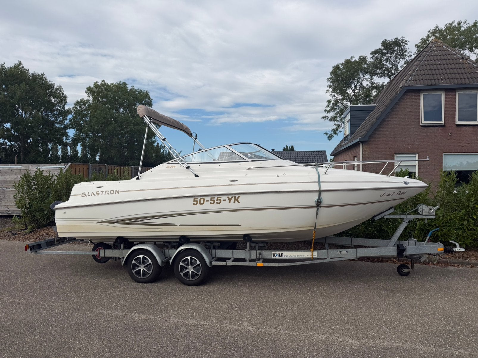 Glastron GS 209 Inclusief kalf trailer!, Watersport en Boten, Ophalen, Zo goed als nieuw, Benzine