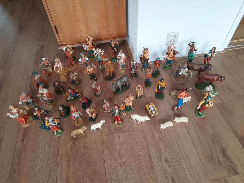 Beeldjes voor kerststal O.A. Fontanini. Ong. 50 stuks, Verzamelen, Ophalen of Verzenden