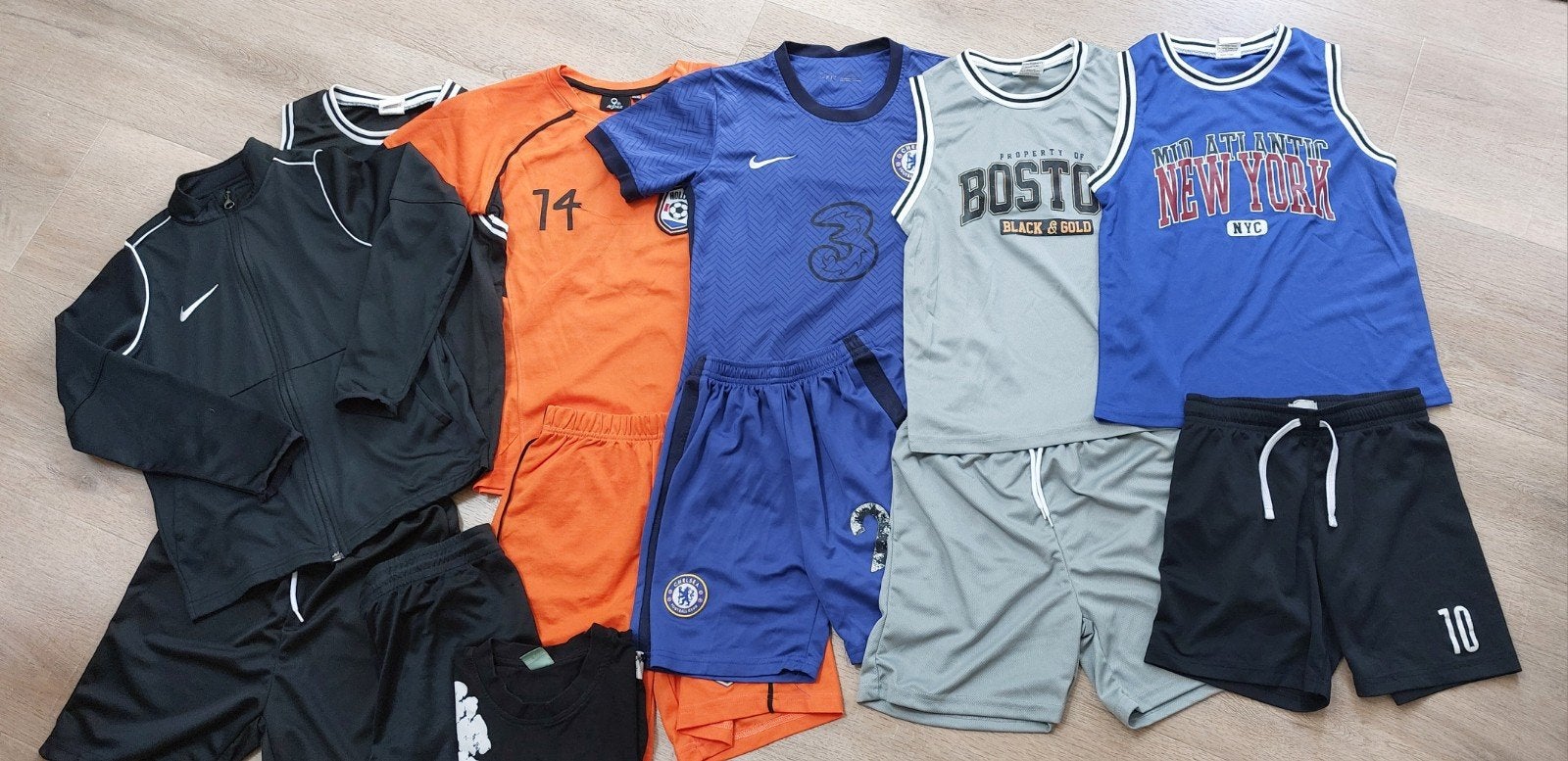 Jongens kledingpakket maat 140/146 /152 Nike trainingsvest, Ophalen of Verzenden, Zo goed als nieuw