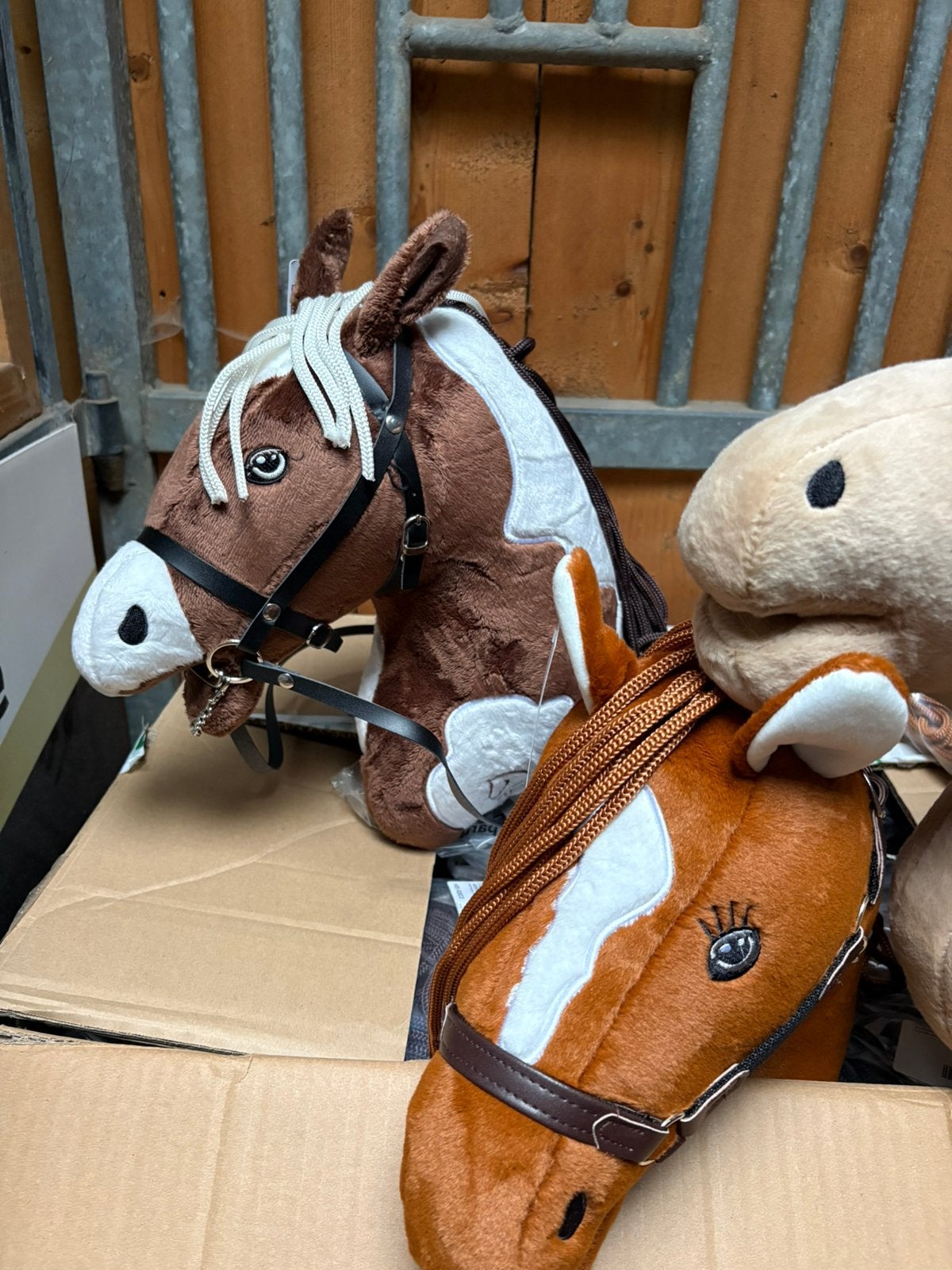 Partij hkm hobby horses, Dieren en Toebehoren, Verzenden, Outlet, Outlet, Outlet
