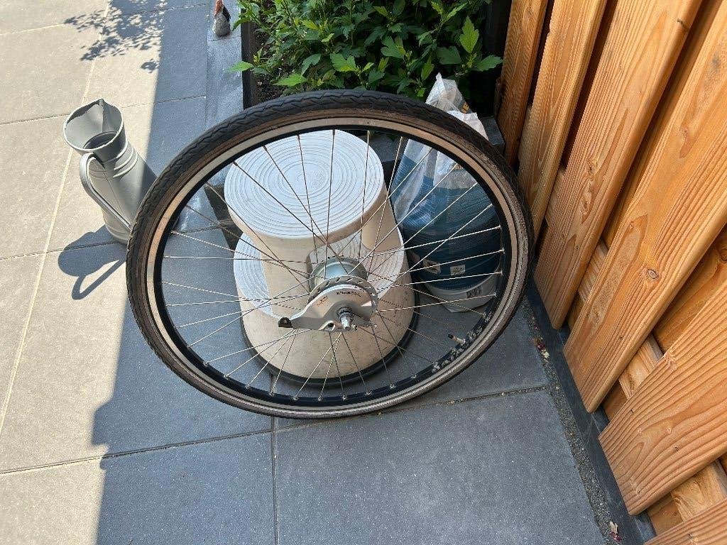 :achterwiel 28 inch 8 NEXUS versnellingen rollerbrake, Wiel, Gebruikt, Ophalen of Verzenden, Shimano Nexus 8 versnellingen