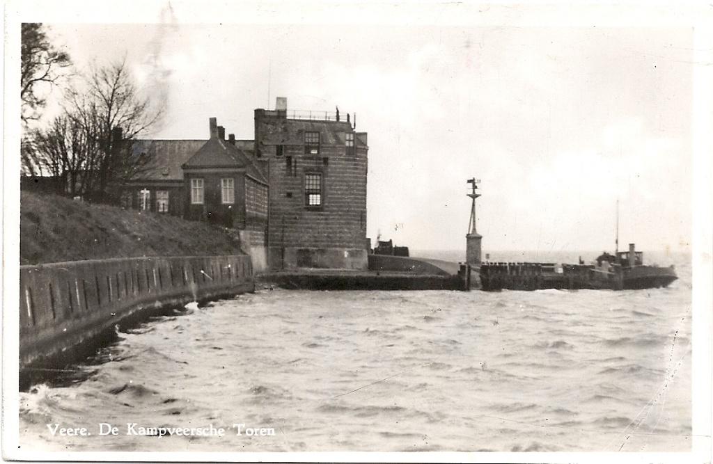 Veere De Kampveerse Toren met Veerbootje 1949 fotokaart, Verzenden, 1940 tot 1960, Gelopen, Zeeland
