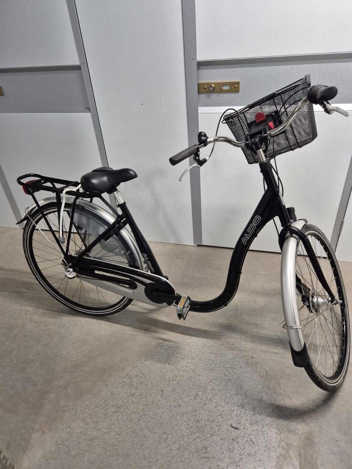 Aldo Damesfiets 28 inch, lage instap, 3 versnellingen, Fietsen en Brommers, Ophalen