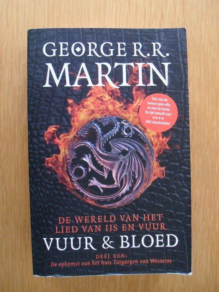 Vuur en bloed van George R.R. Martin, Boeken, Ophalen of Verzenden, Gelezen