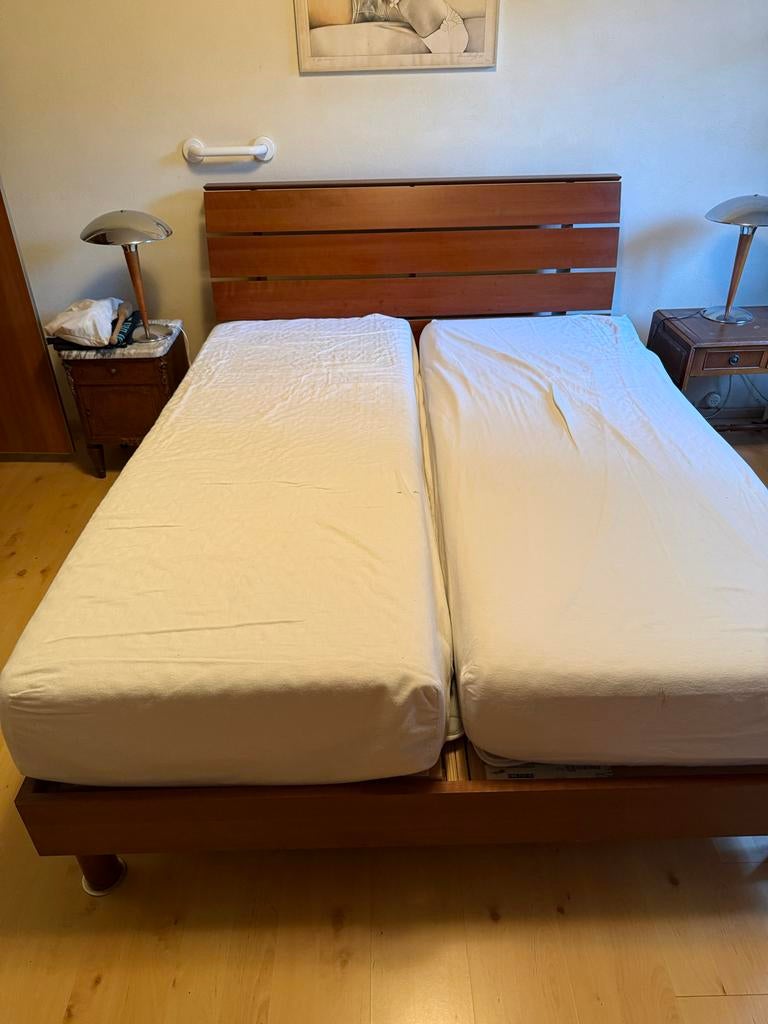 Prachtig kersenhouten bed 160x220 cm met elektrische bodems, Huis en Inrichting, Slaapkamer | Bedden, Ophalen, Bruin, Tweepersoons