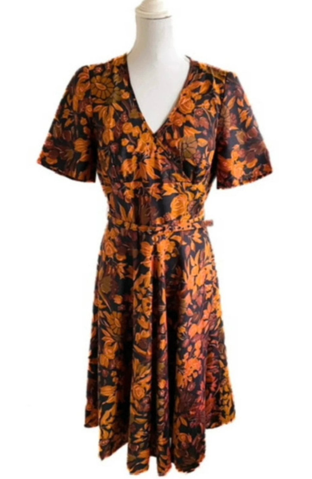 Mooie design jurk van Lieselotte Dieben 40, Kleding | Dames, Jurken, Zo goed als nieuw, Maat 38/40 (M), Overige kleuren, Onder de knie