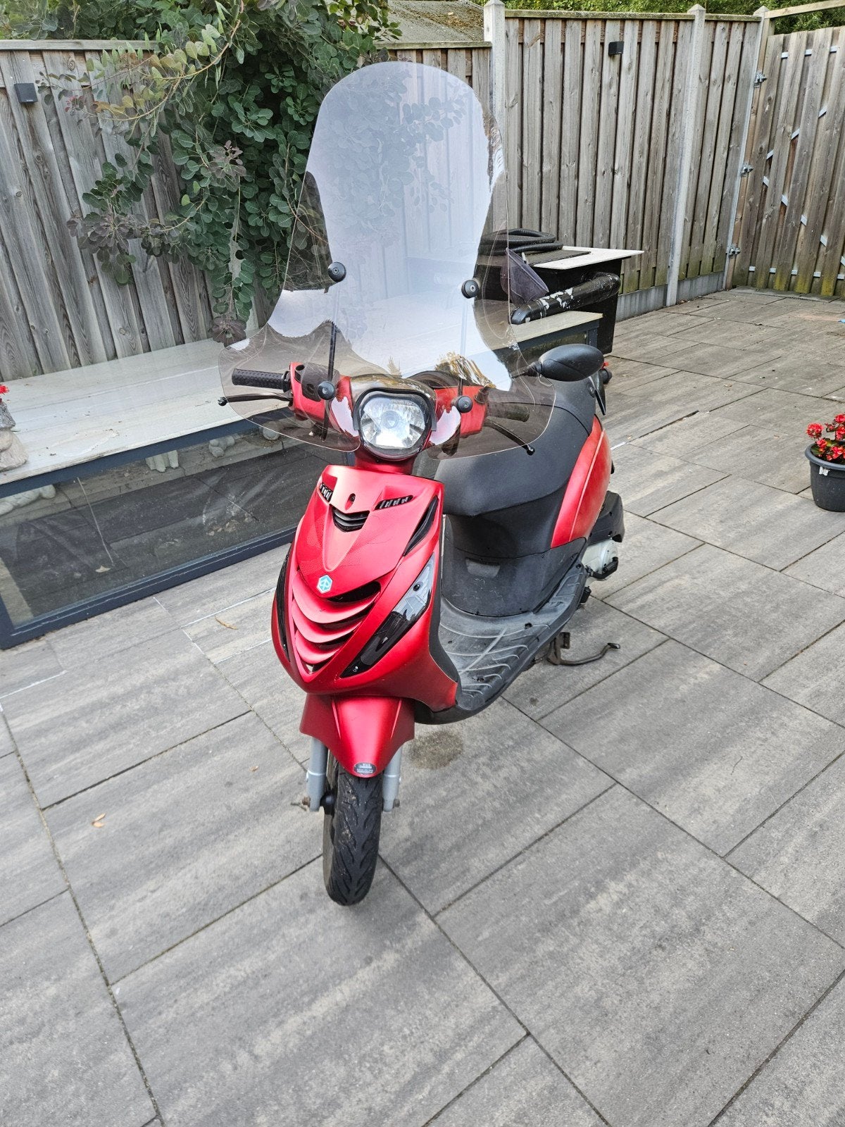 piaggio zip 2017 snor 4t, Fietsen en Brommers, Scooters | Piaggio, Ophalen, Zo goed als nieuw, Benzine, Zip