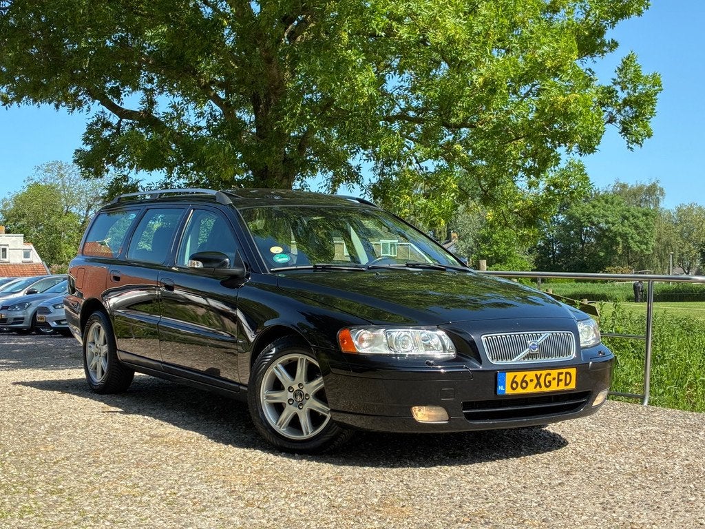 Volvo V70 2.4 D5 Edition II Sport | Automaat + Schuif/kantel, Auto's, Zwart, 197 €/maand, Zwart, Diesel