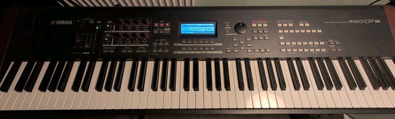 Yamaha MOXF8 Synthesizer Workstation met Gator Trolley Case, Muziek en Instrumenten, Keyboards, Ophalen, 88 toetsen, Yamaha, Zo goed als nieuw