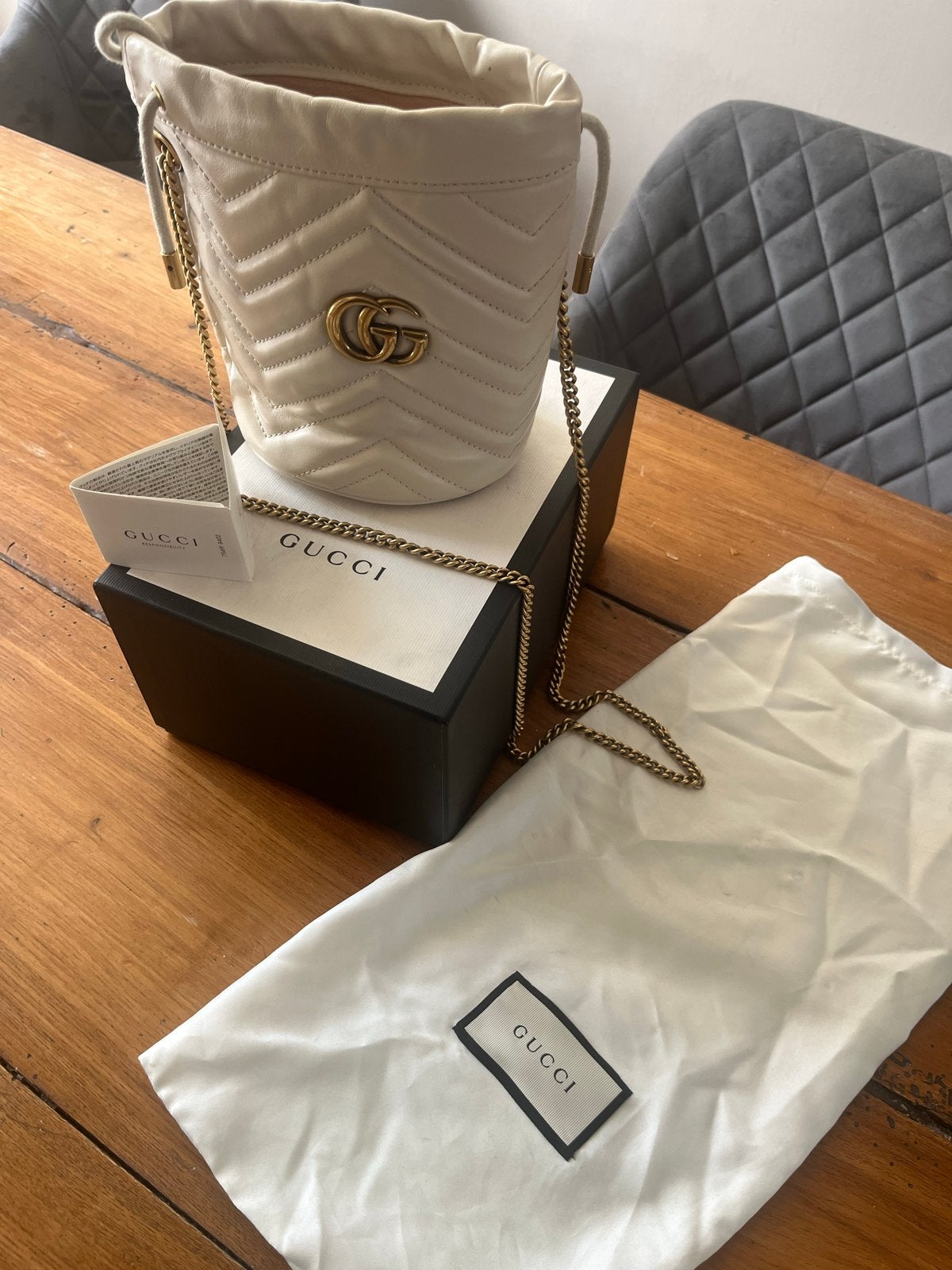 Gucci GG Marmont Mini bucket - Zo goed als nieuw, Ophalen of Verzenden, Zo goed als nieuw, Beige, Avondtasje