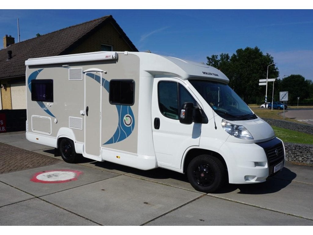 Caravans And Camping Roller
