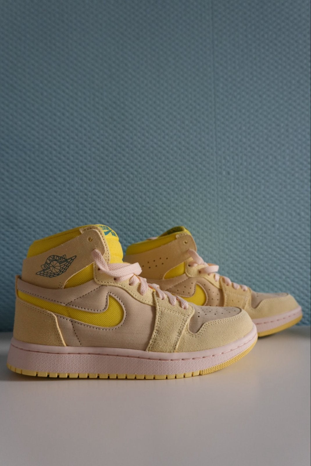Nike Air Jordan 1 Zoom Air CMFT 'Lemon Twist' - Maat 36.5, Ophalen, Zo goed als nieuw, Geel, Sneakers of Gympen