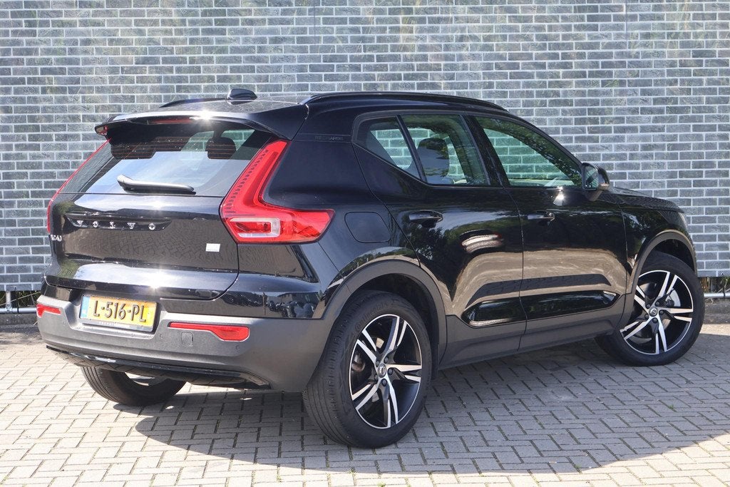Volvo XC40 1.5 T5 Recharge R-Design | Plug-in Hybrid (PHEV), Auto's, Volvo, 12 maanden, Euro 6, 1712 kg, Zwart