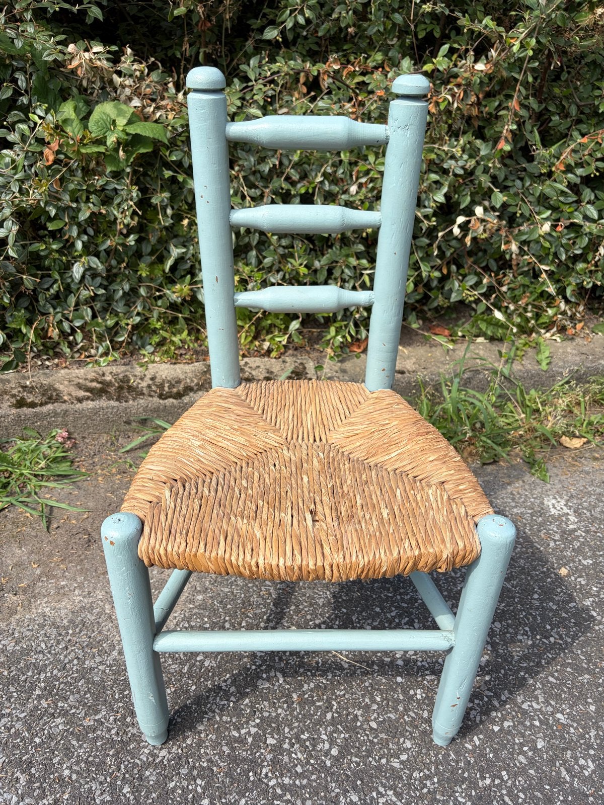 Vintage kinderstoel met biezen zitting - lichtblauw, Ophalen