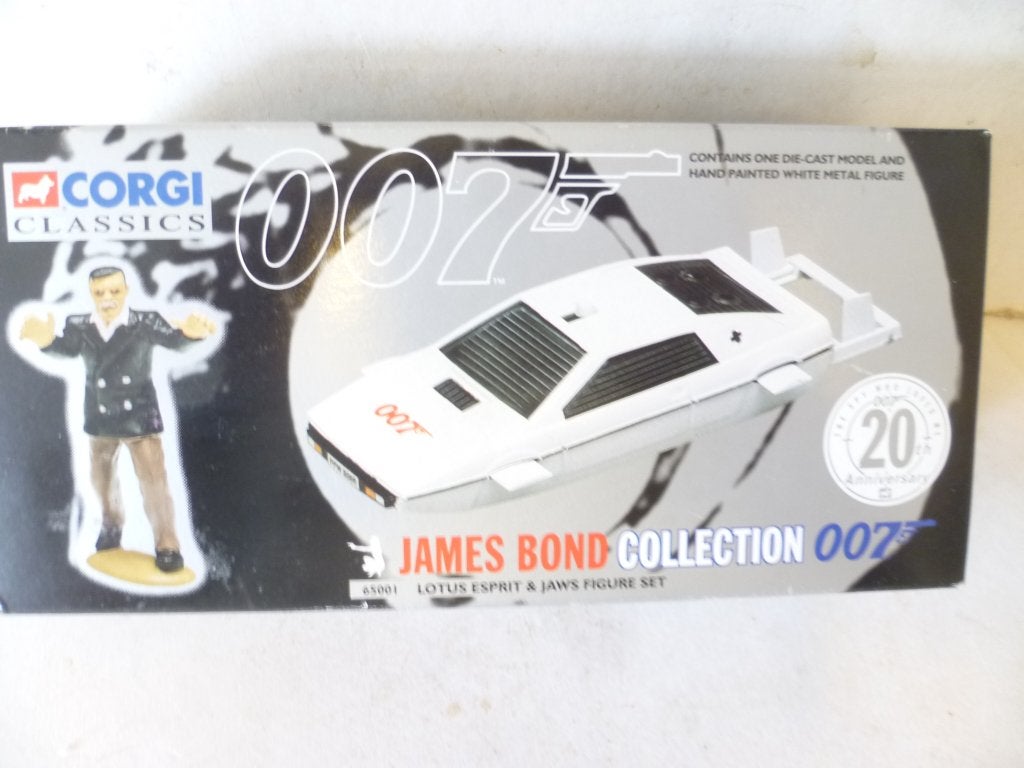 Corgi 1997 James Bond 007 Lotus Esprit + Jaws Figuurtje film, Verzamelen, Ophalen of Verzenden, Nieuw, Film, Actiefiguur of Pop