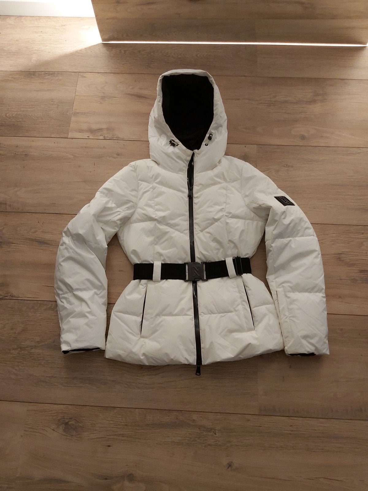 Nikkie gewatteerde jas met ceintuur - Maat 34 (XS), Kleding | Dames, Nikkie, Ophalen of Verzenden, Maat 34 (XS) of kleiner, Wit
