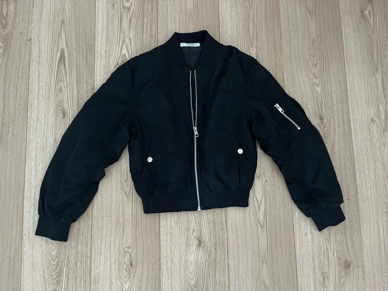 H&M Zwarte Bomberjack voor kinderen, maat 10-11 jaar, Kinderen en Baby's, Ophalen of Verzenden, Gebruikt, Jongen of Meisje, Jas
