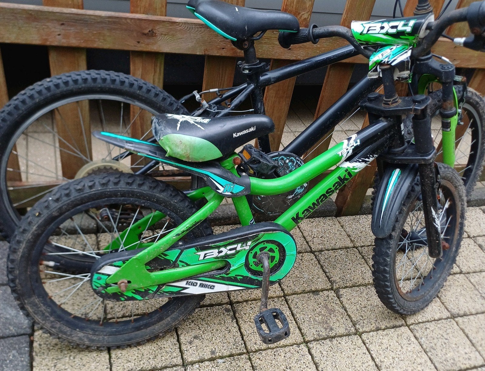 Kawasaki 16 inch en B'Twin 20 inch, Fietsen en Brommers, Ophalen, Terugtraprem, Kawasaki, 16 tot 20 inch