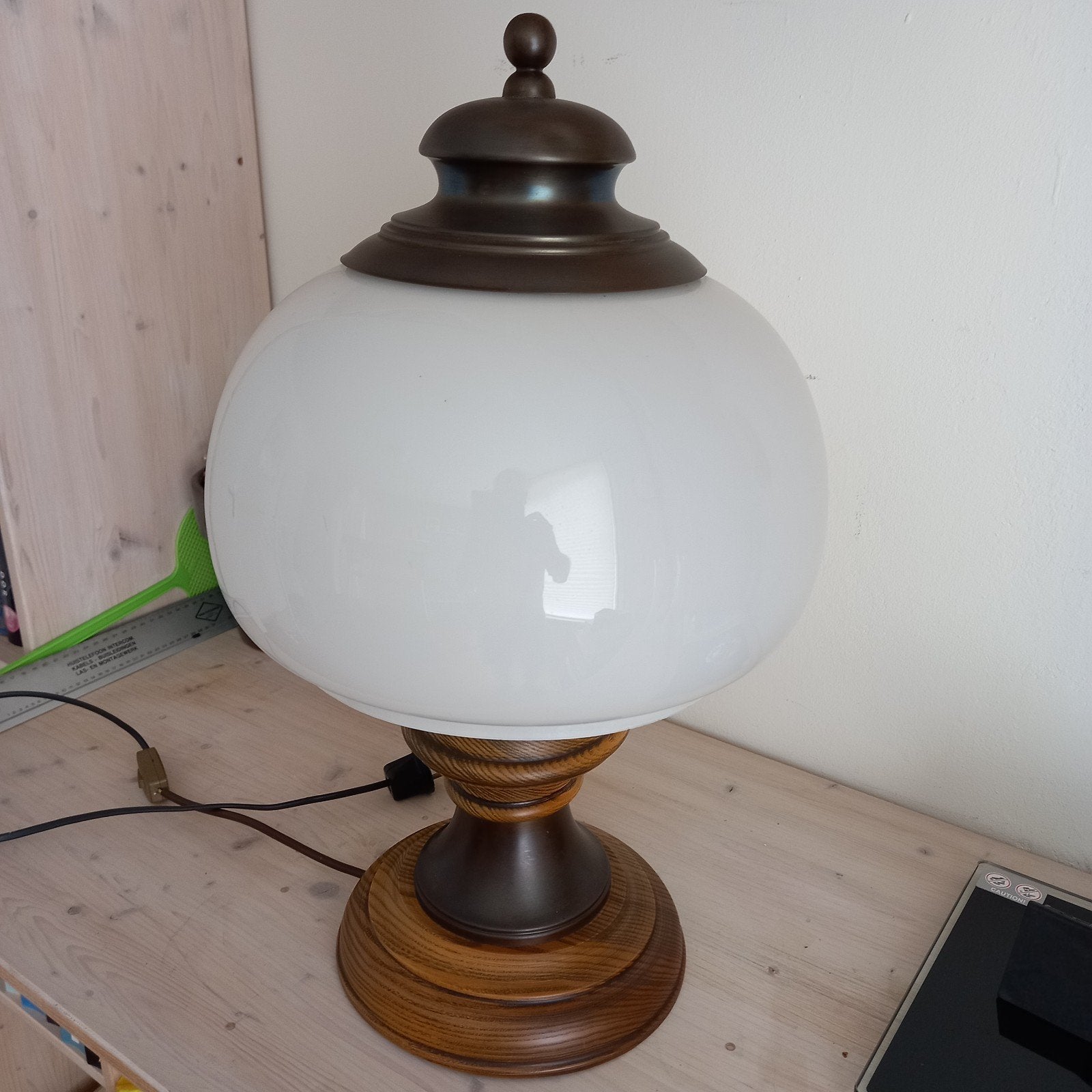 Vintage Tafellamp met Houten Voet en Glazen Bol, Gebruikt, Overige merken, Vintage, Meerkleurig