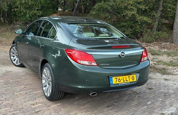 Opel Insignia 1.8 Executive, 66000 km, 2e eig, APK+Gekeurd, Auto's, Opel, Beige, 4 cilinders, Origineel Nederlands, 75 €/maand