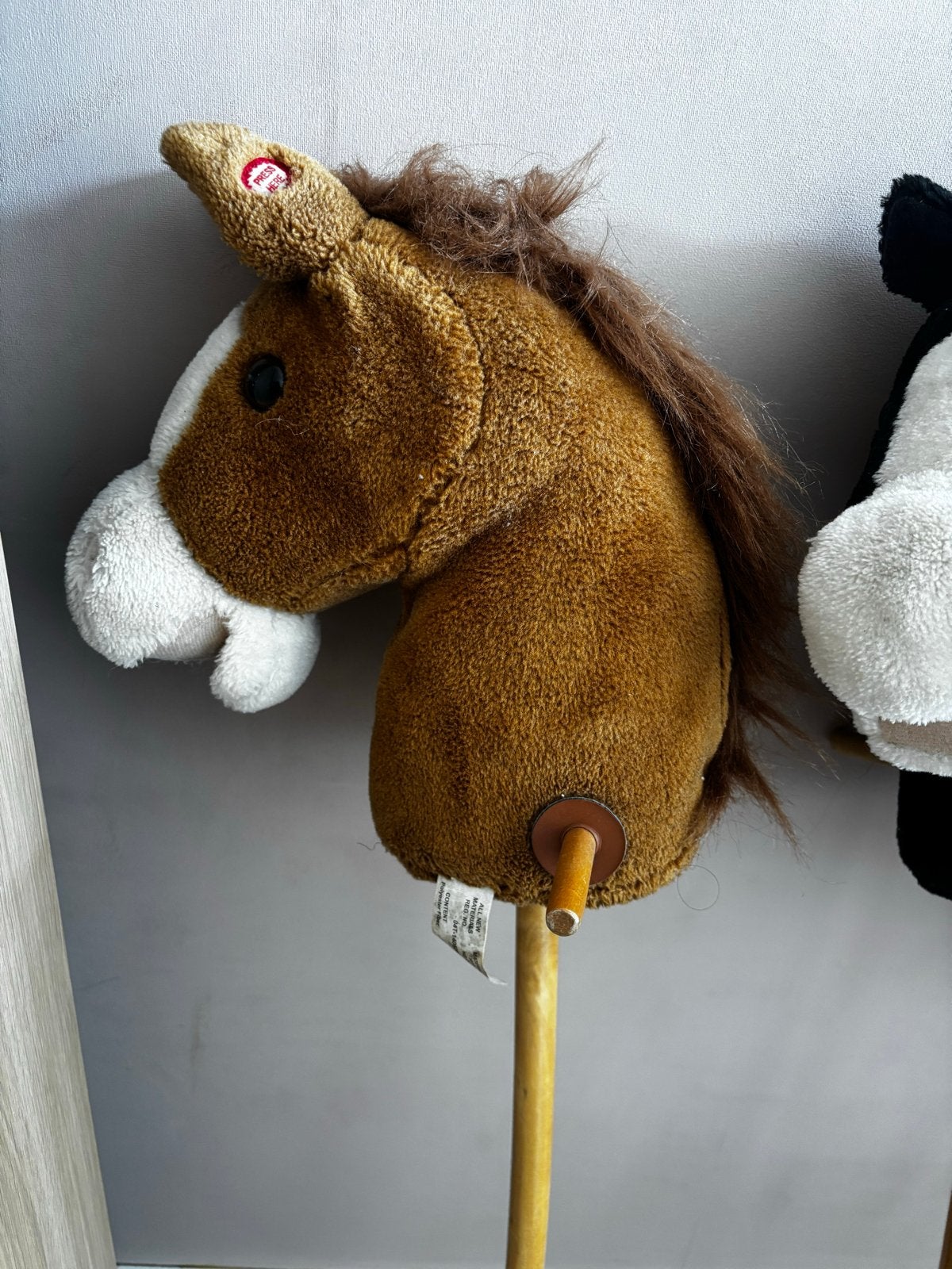 Houten stokpaard bruin met witte bles, Ophalen of Verzenden, Gebruikt, Jongen of Meisje