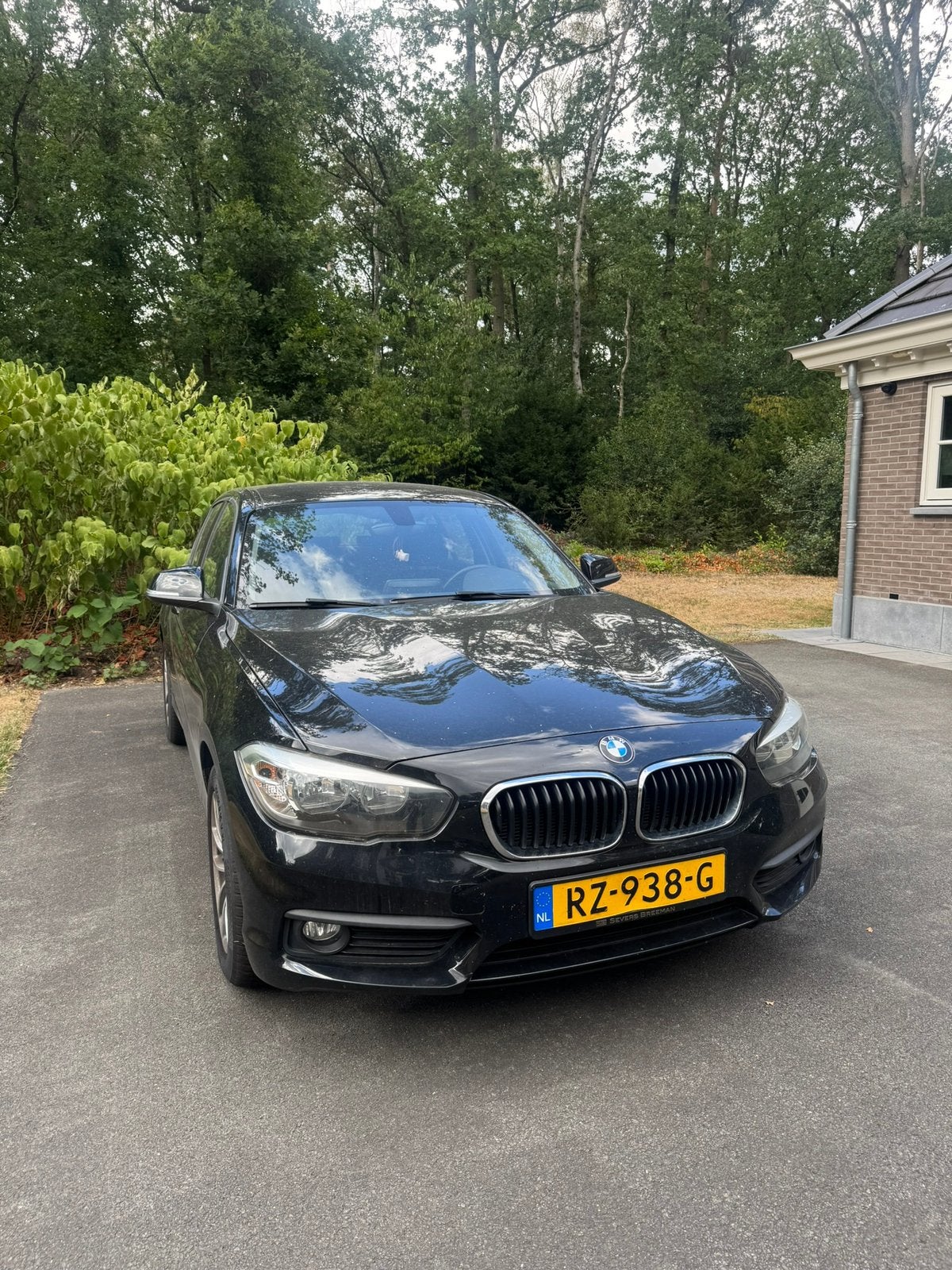 BMW 1 Serie Diesel Automaat 146.238 km | Trekhaak | 5 deurs, Auto's, Zwart, Particulier, 3 cilinders, USB
