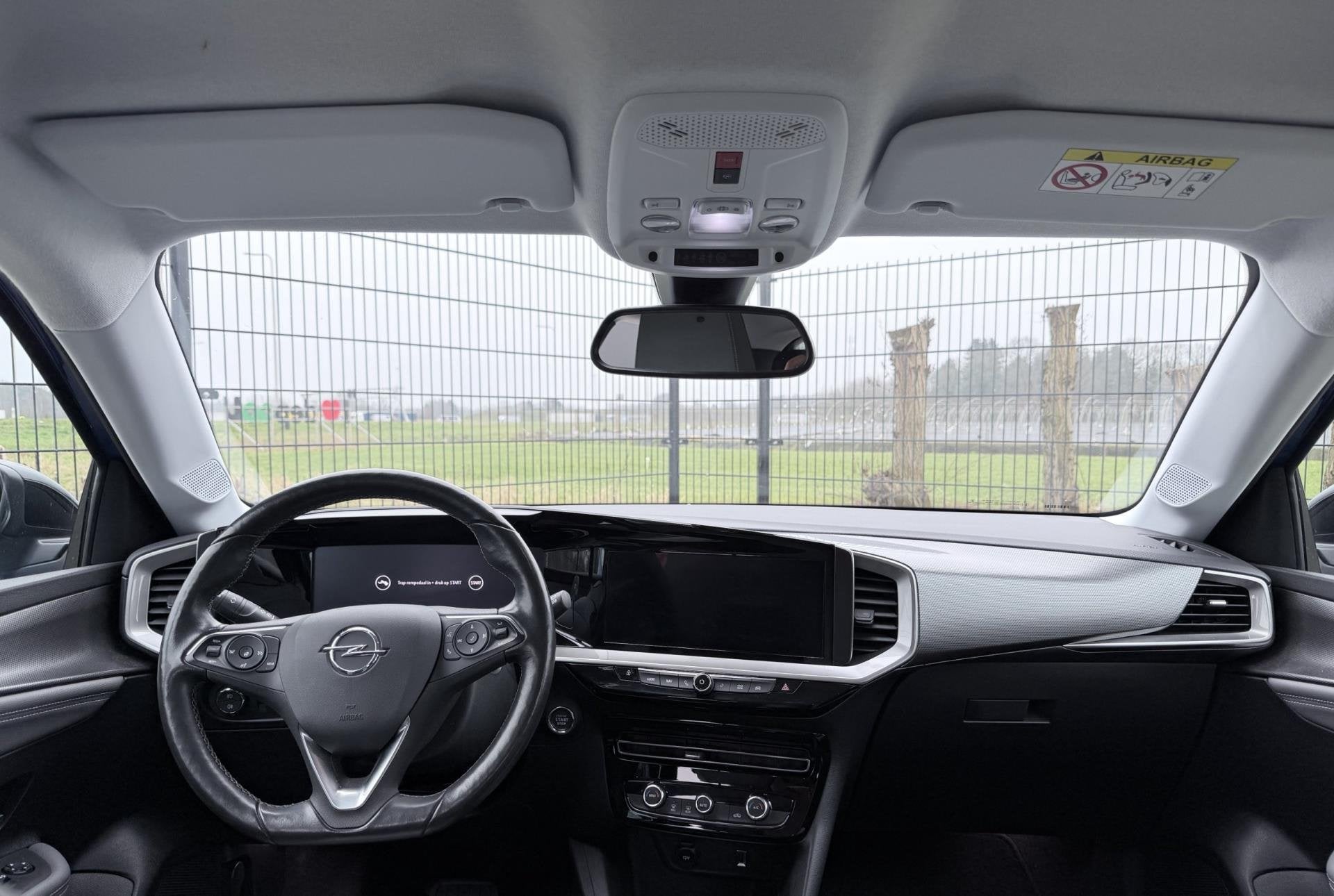 Opel Mokka-e Elegance 50-kWh 11kw bl. | Camera | PDC | Stoel, Zwart, 1498 kg, Te koop, 833 min